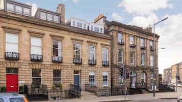 Bagian depan properti