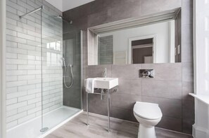 Apartment | Bathroom