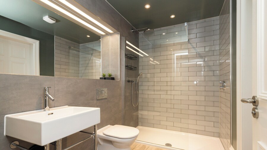 JOIVY Apartments - 5* Central Georgian Apartment (2 Bed)