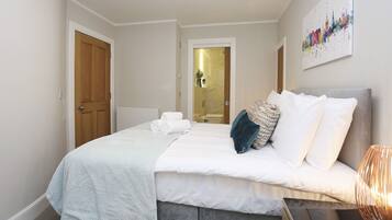 Apartment | 2 bedrooms, iron/ironing board, free cots/infant beds, free WiFi