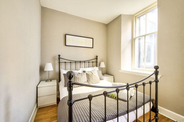 Apartment | Iron/ironing board, free cots/infant beds, free WiFi, bed sheets