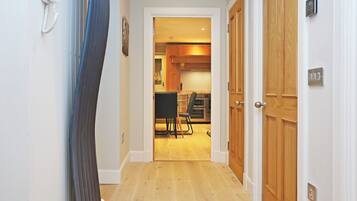 Apartment | 1 bedroom, iron/ironing board, free WiFi, bed sheets