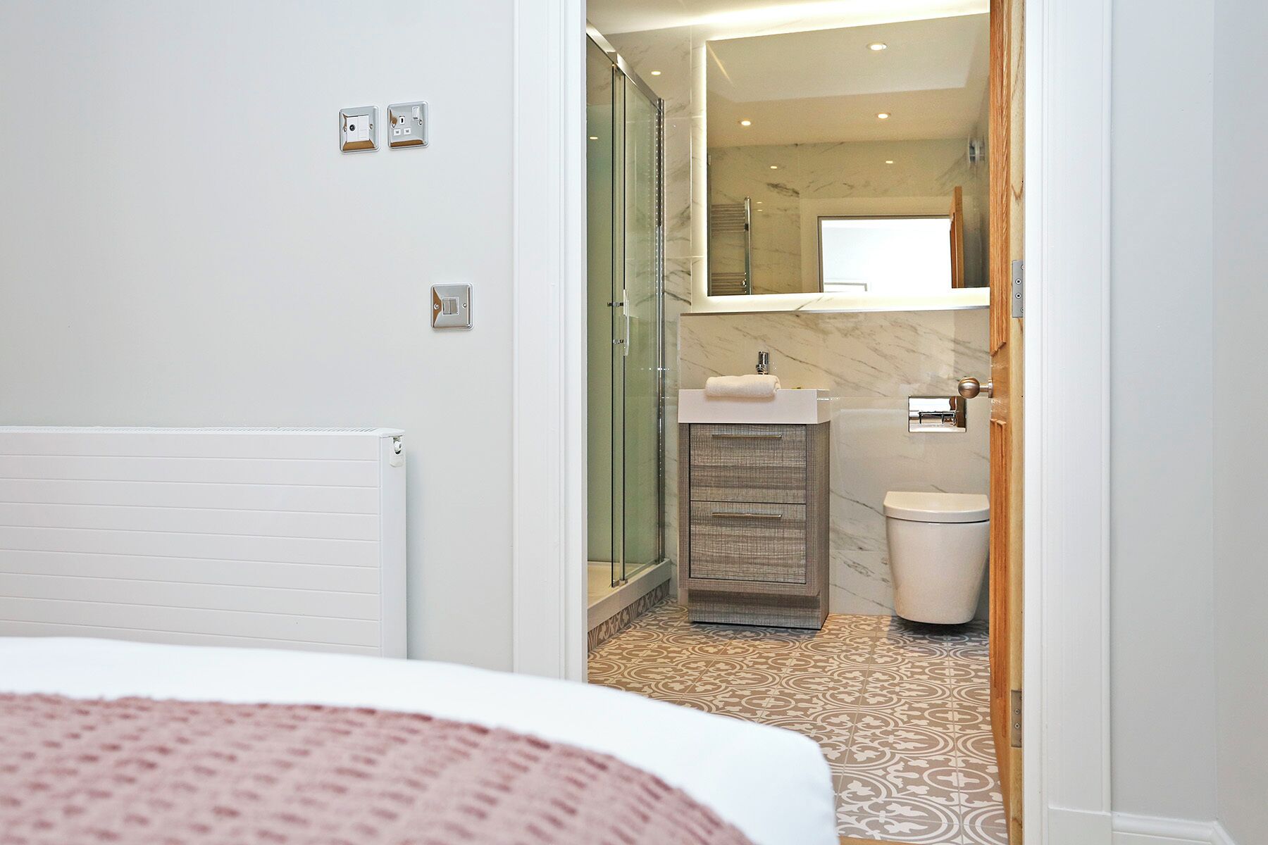 Apartment | Bathroom | Free toiletries, hair dryer, towels, soap