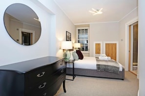 Appartement Design | 1 chambre, fer et planche à repasser, accès au Wi-Fi (inclus)