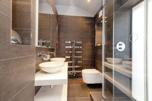 อพาร์ทเมนท์ | ห้องน้ำ | ของใช้ในห้องน้ำฟรี, ไดร์เป่าผม, ผ้าเช็ดตัว, สบู่