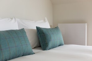 1 kamar tidur, setrika/meja setrika, dan tempat tidur bayi gratis