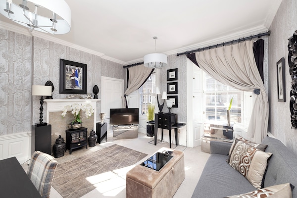 Apartment | Living room | TV
