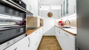 Leilighet (Apartment Blue Harmony - Two Bedroom ) | Eget kjøkken | Kjøleskap
