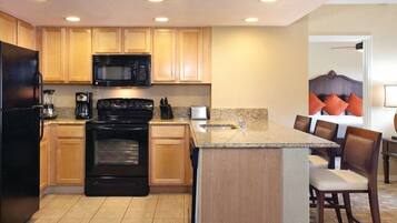 Utensilis de cuina, vaixella i coberteria