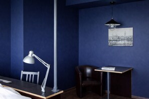 Medium Studio, Kitchenette, AC | 1 quarto, escrivaninha, espaço de trabalho para notebook