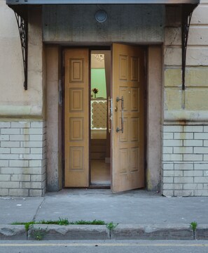 Pintu masuk properti