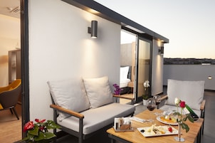 Suite estudio de lujo, terraza, vistas a la ciudad | Terraza o patio