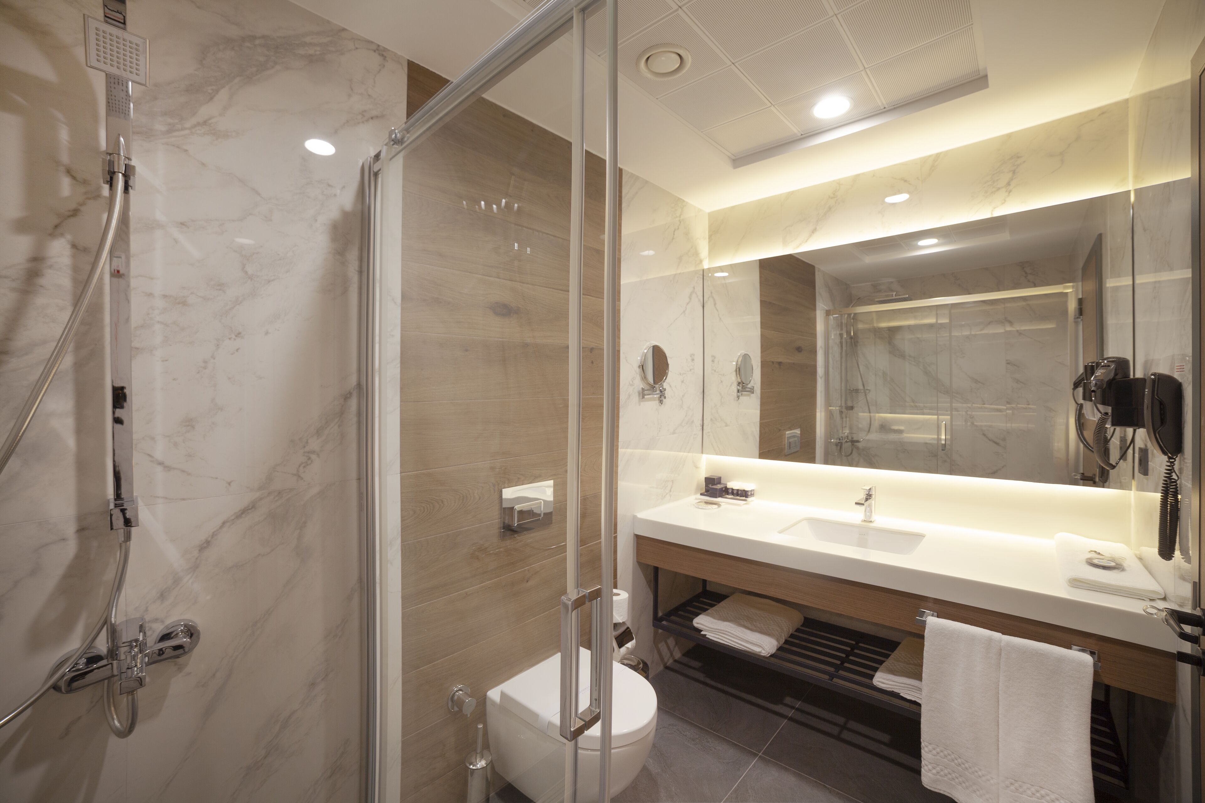 shower, rainfall showerhead, free toiletries, hair dryer