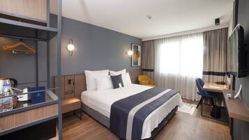 Superior Double Room | Hypo-allergenic bedding, memory-foam beds, minibar, desk