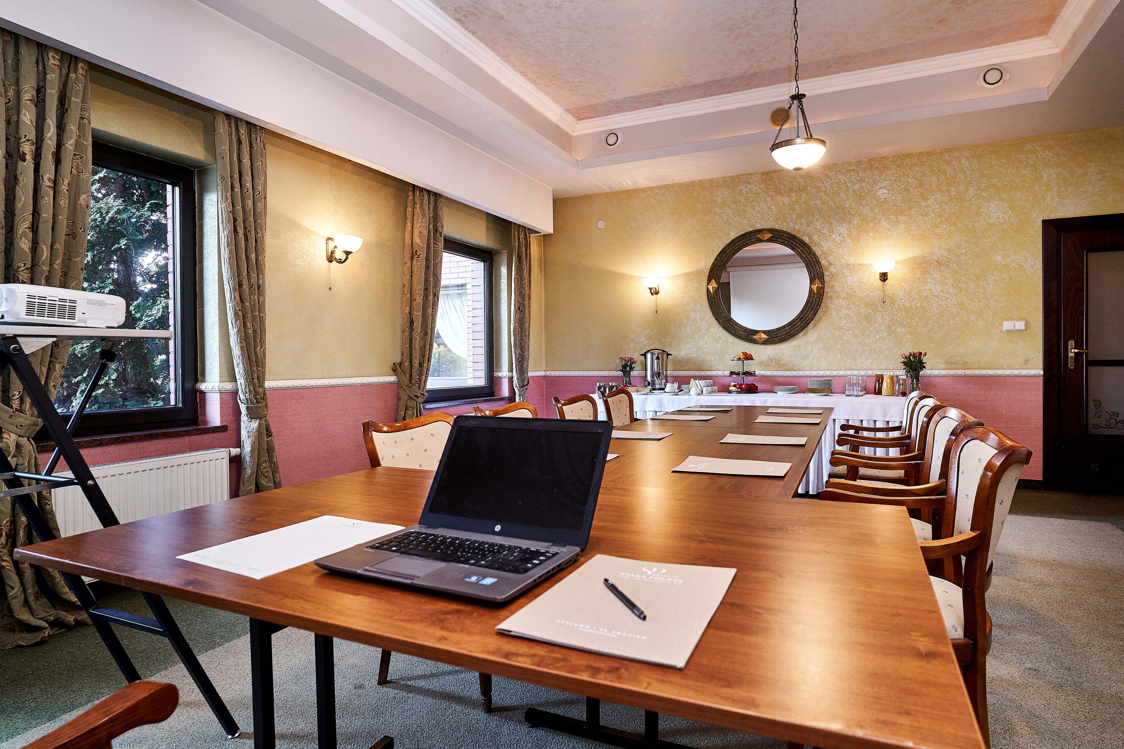 Meeting facility