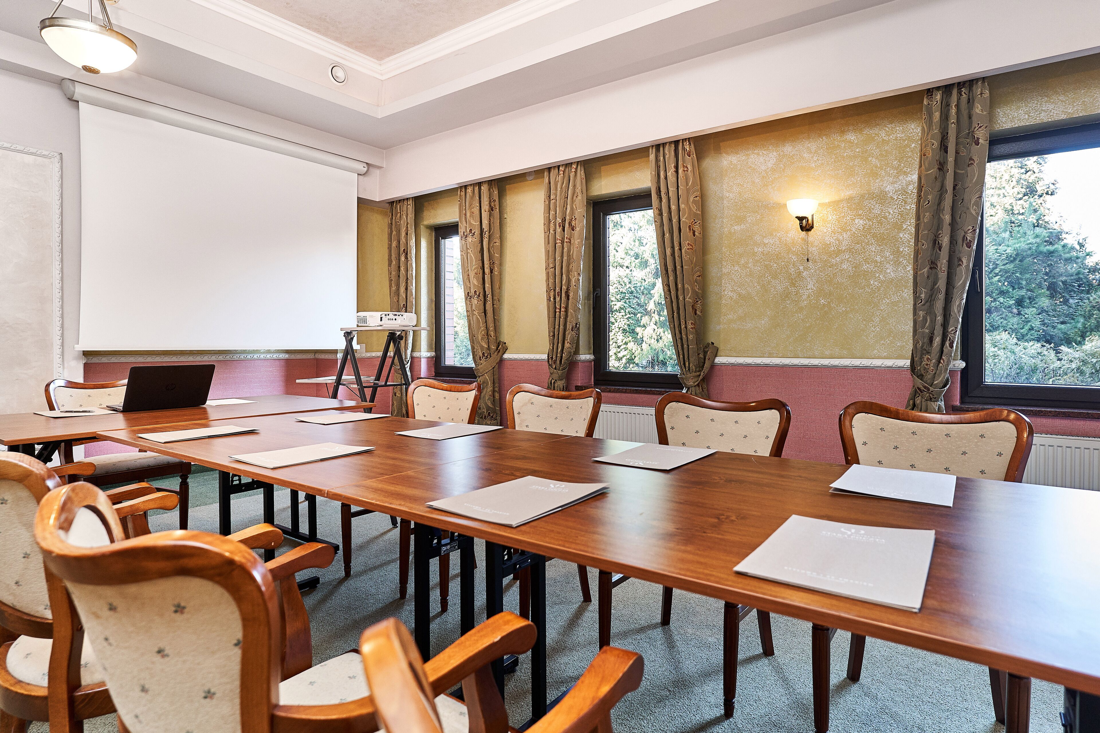 Meeting facility