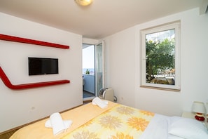 Căn hộ (Two Bedroom Apartment with Balcony an) | 2 phòng ngủ 