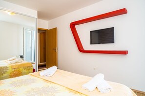 อพาร์ทเมนท์ (Two Bedroom Apartment with Balcony an) | 2 ห้องนอน