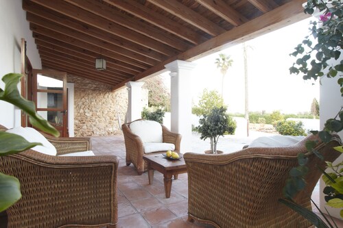 Luxury villa 6 double rooms. Classic Ibizan rustic-style finca
