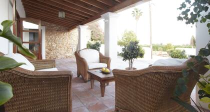 Luxury villa 6 double rooms. Classic Ibizan rustic-style finca