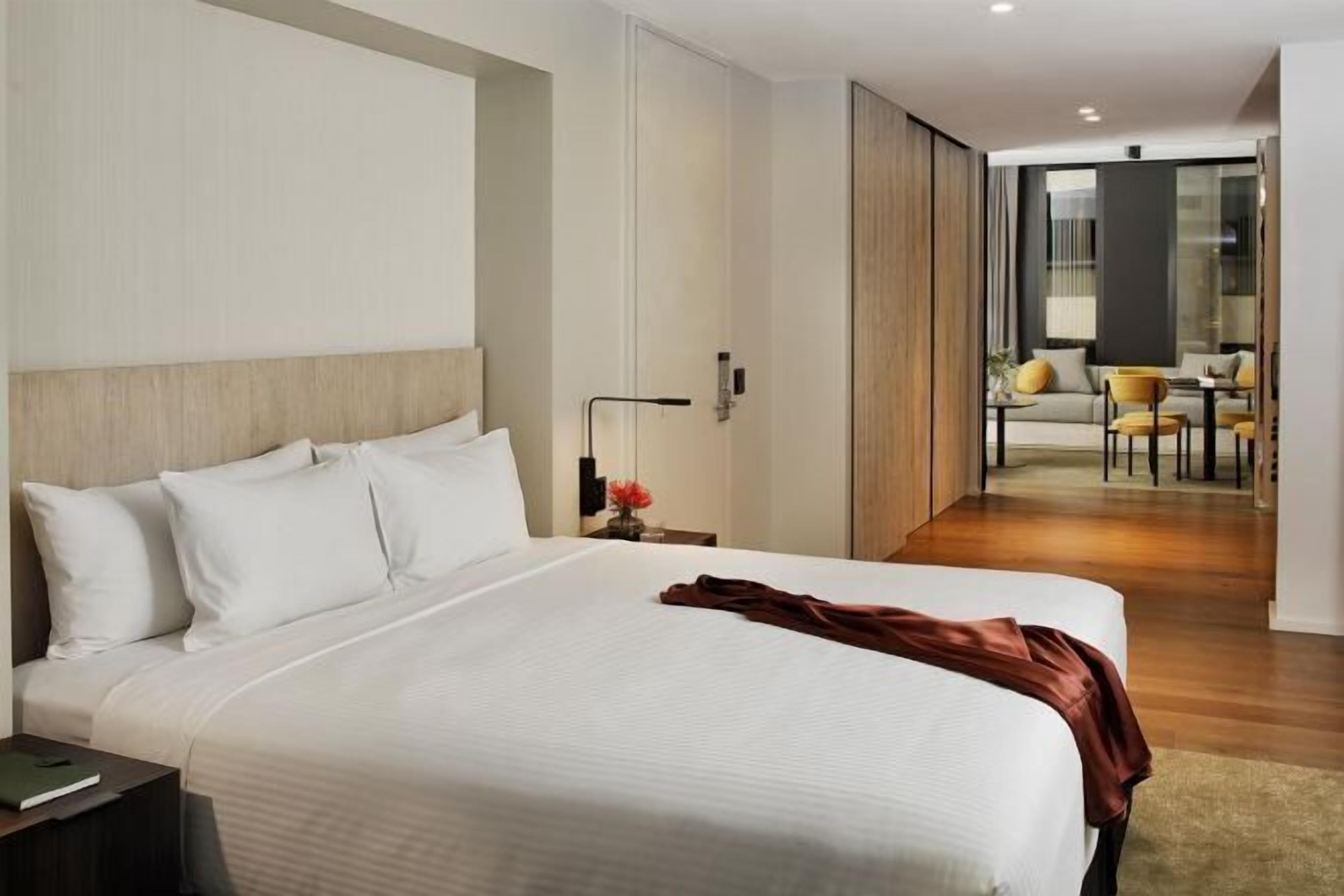 Egyptian cotton sheets, premium bedding, pillow-top beds, minibar