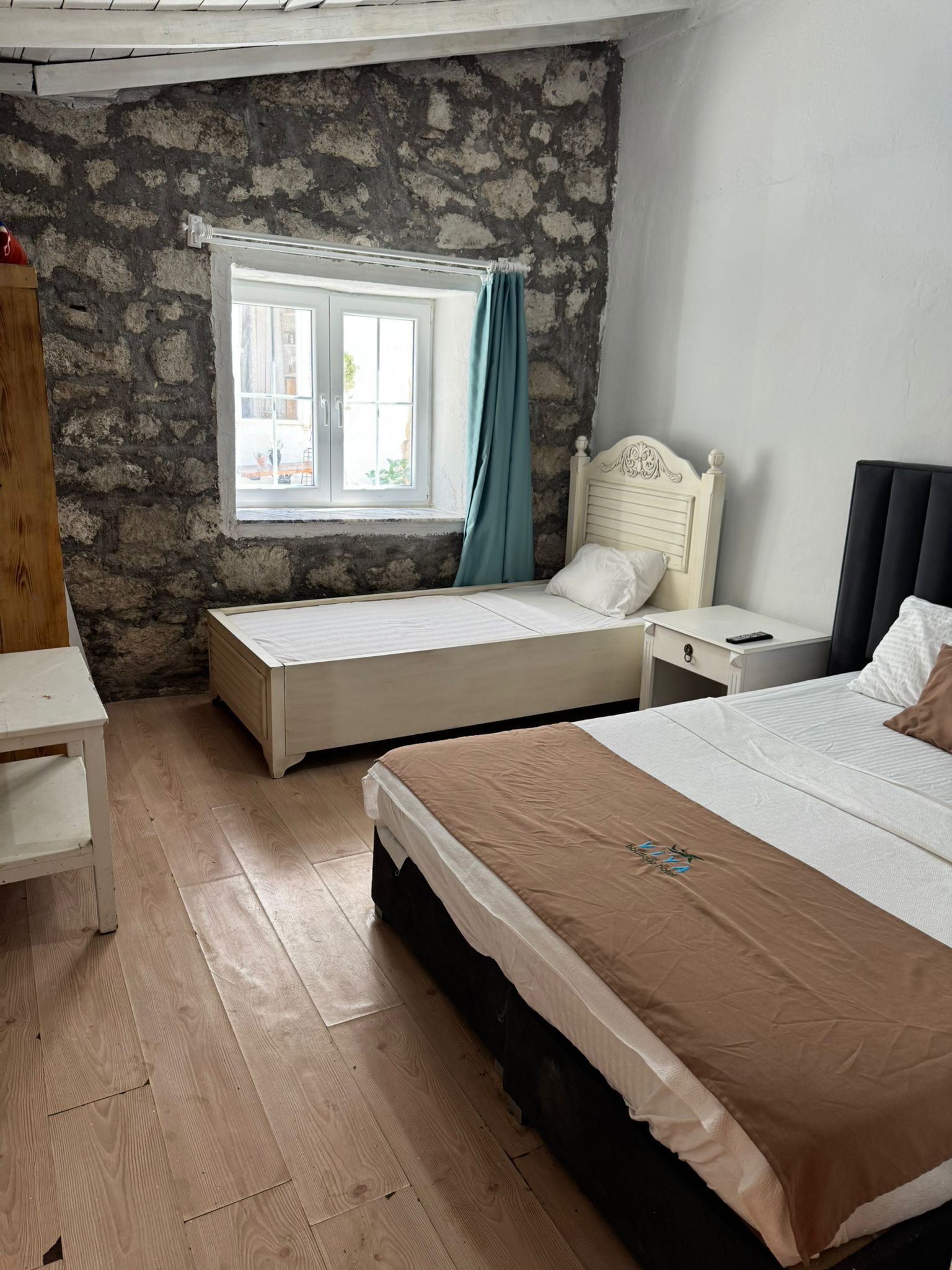 Family Room | Desk, free WiFi