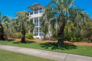Exterior - FANTASTIC RENOVATION! STEPS TO LAGOON POOL! BEST SEACREST BEACH LOCATION! (Seacrest)