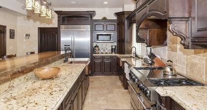 Incredible Big Bear Estate, pool table, spa, views! AC!!