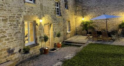 La Maison Templière (Classified 4*)with swimming pool