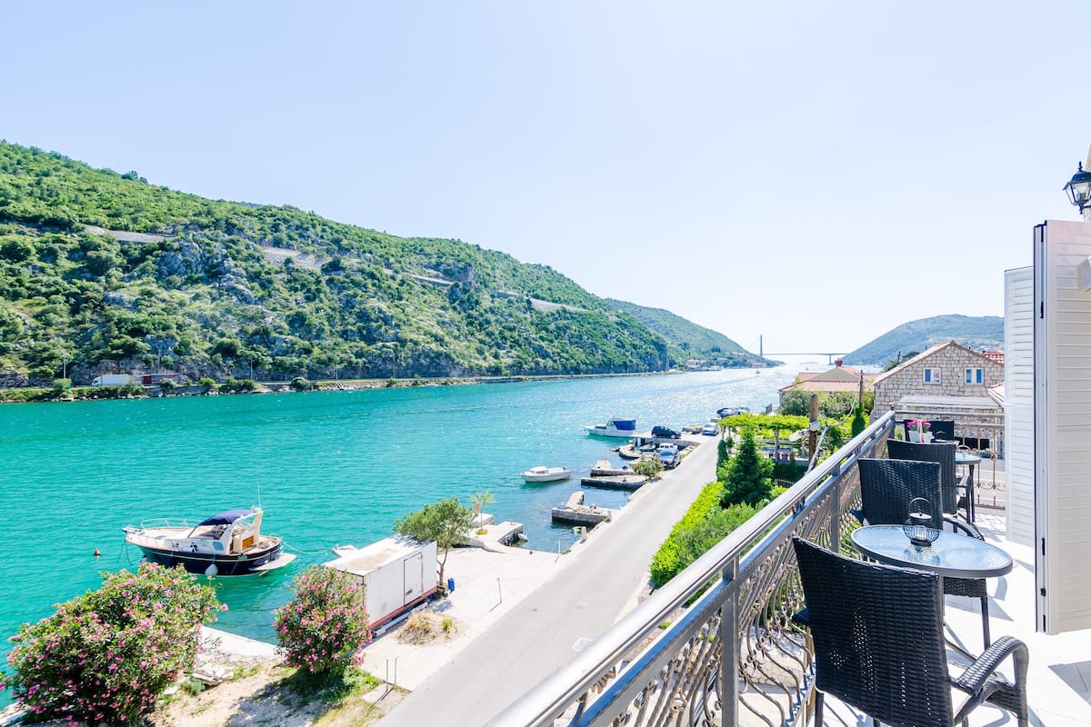 Appartement (Two Bedroom Apartment with Balcony an) | Vue de la chambre