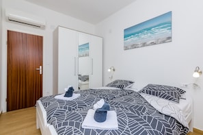 Appartement (Two Bedroom Apartment with Balcony an) | 3 slaapkamers, gratis wifi, beddengoed