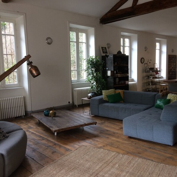 TV, DVD player, table football, books