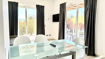 Suite ejecutiva | 1 dormitorio, ropa de cama de alta calidad, edredones de plumas