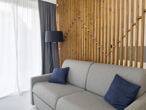 เครื่องนอนระดับพรีเมียม, ผ้านวมขนเป็ด, โต๊ะทำงาน