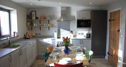 2 bedroom charming and luxury retreat on our farm