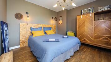 3 habitaciones, tabla de planchar con plancha, wifi y ropa de cama