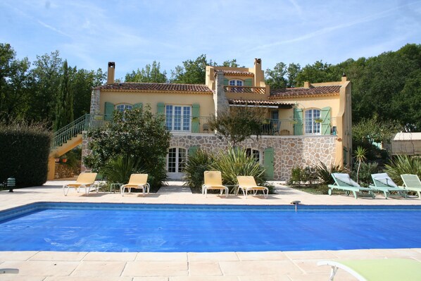 Outdoor pool - Le Mas des Tarentes between vineyards and forests (Trans-en-Provence)