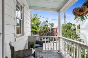 Property grounds - Casa Bella Suite B | 3 Blocks to King Street (Charleston)