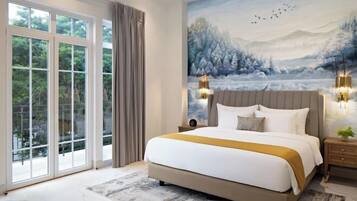 In-room safe, desk, iron/ironing board, free WiFi