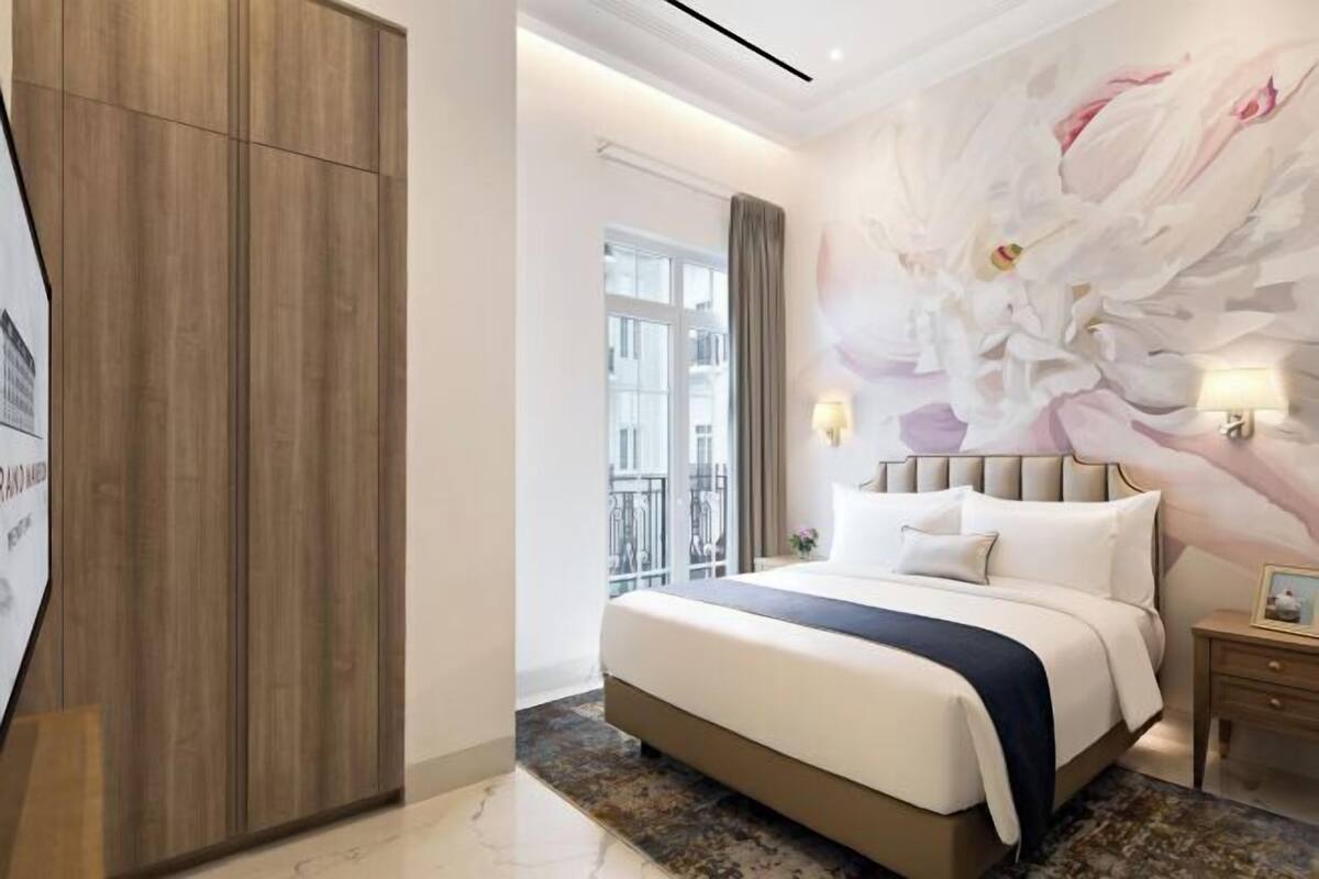 In-room safe, desk, iron/ironing board, free WiFi