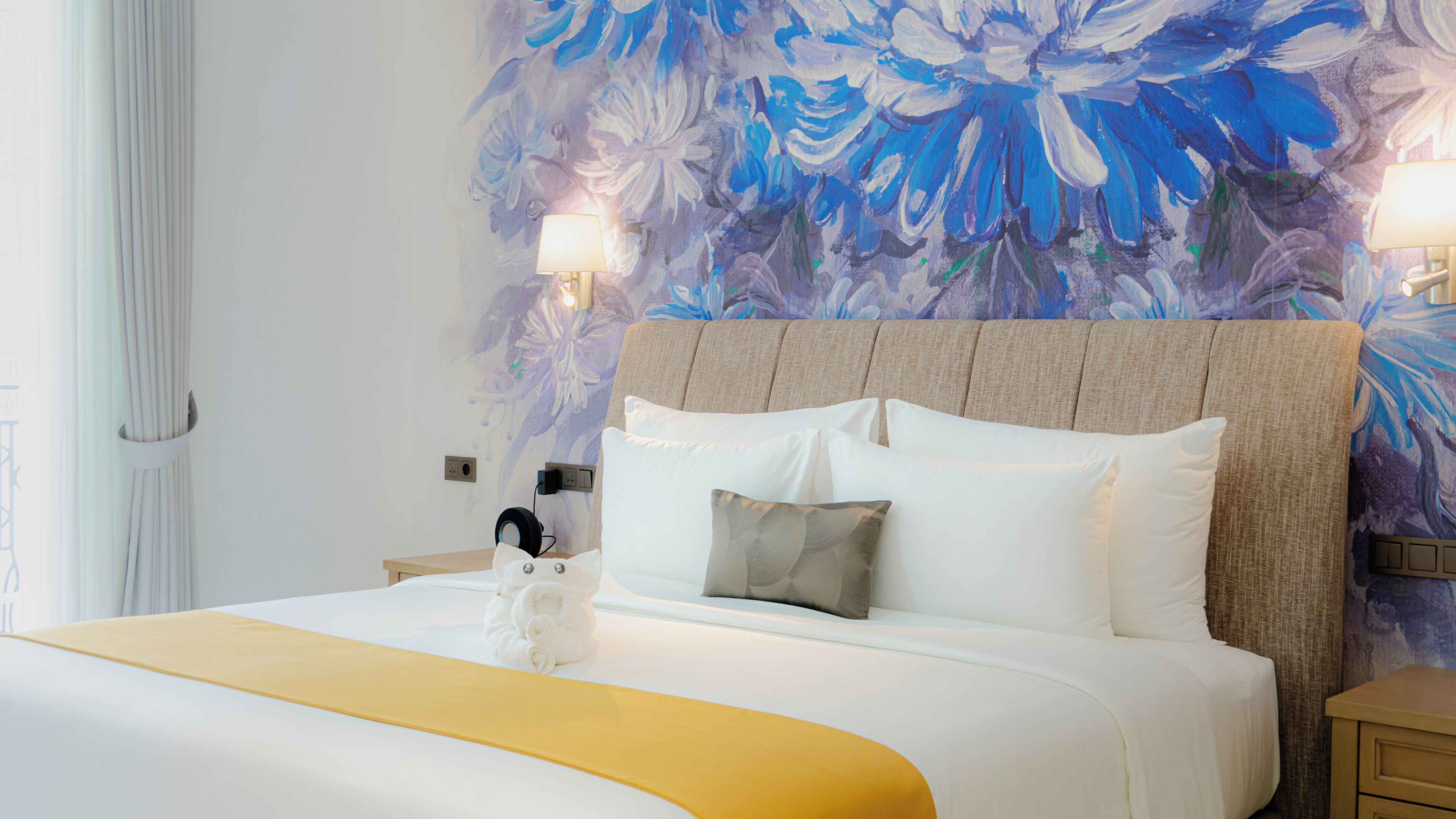 خزنة داخل الغرفة ومكتب ومكواة/لوح كي وواي فاي مجانًا