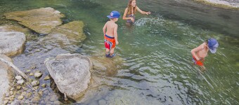 Private Nueces River Ranch 110 mi W. of San Antonio,TX. FISHING/KAYAKING/TUBING