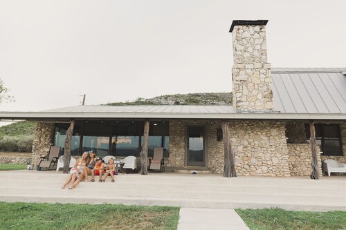 Private Nueces River Ranch 110 mi W. of San Antonio,TX. FISHING/KAYAKING/TUBING