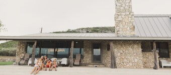 Private Nueces River Ranch 110 mi W. of San Antonio,TX. FISHING/KAYAKING/TUBING