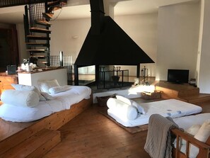 6 chambres, fer et planche à repasser, Wi-Fi, draps fournis