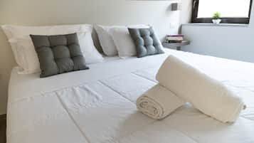 1 Schlafzimmer, hochwertige Bettwaren, Daunenbettdecken