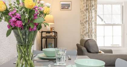 Stokeinteignhead - 2 Bedroom Apartment - Pet Friendly