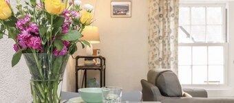 Stokeinteignhead - 2 Bedroom Apartment - Pet Friendly