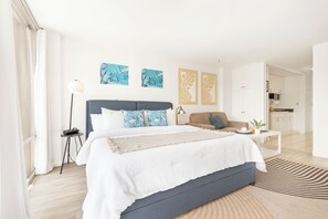 Iron/ironing board, free WiFi, bed sheets
