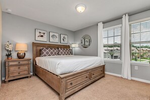 8 habitaciones, escritorio y tabla de planchar con plancha 